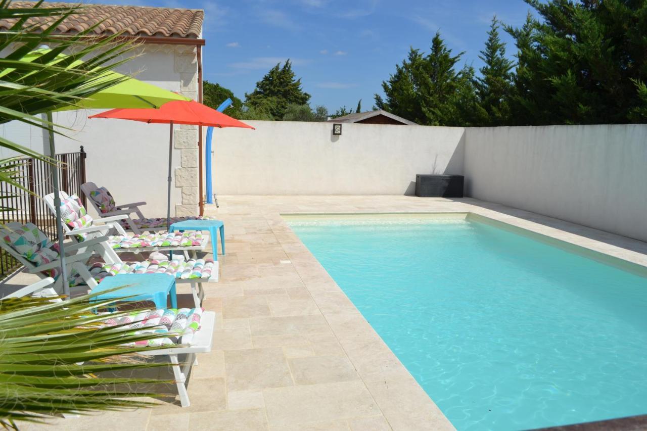 Joli Appartement Au Calme Entre Nimes Et Avignon Meynes エクステリア 写真